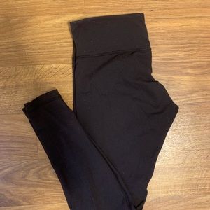 lululemon athletica Pants - Black lulu lemon wunder unders (leggings) lululemon athletica Pants - Black lulu lemon wunder unders (leggings)